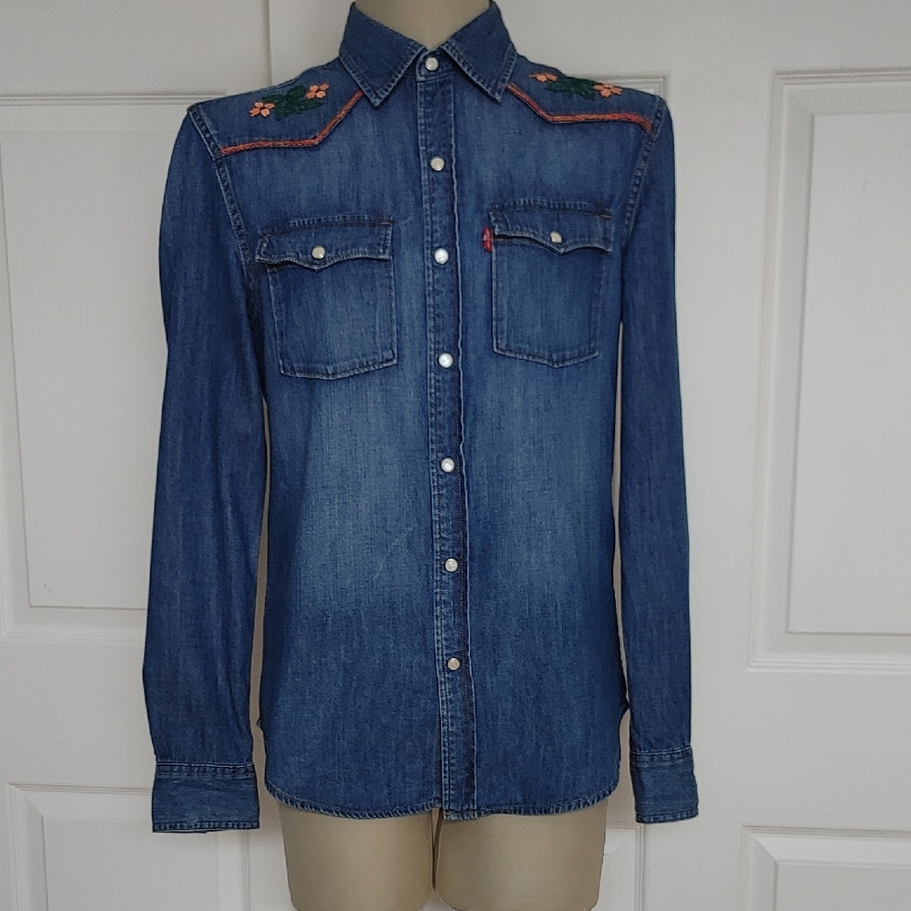 🔵Levi's Blue Denim Shirt with Floral Embroidery